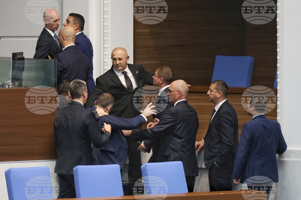 Парламент - извънредно заседание