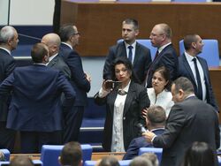 Парламент - извънредно заседание