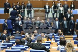 Парламент - извънредно заседание