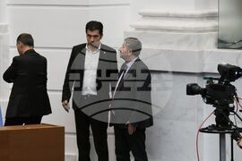 Парламент - извънредно заседание