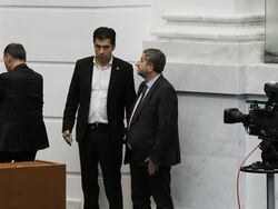 Парламент - извънредно заседание