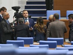 Парламент - извънредно заседание