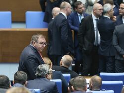 Парламент - извънредно заседание