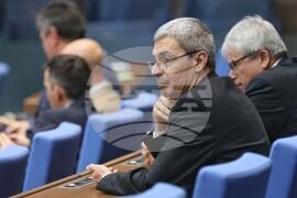 Парламент - извънредно заседание