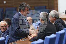 Парламент - извънредно заседание