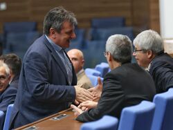 Парламент - извънредно заседание