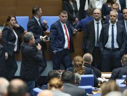 Парламент - извънредно заседание