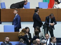 Парламент - извънредно заседание