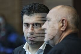 Парламент - извънредно заседание