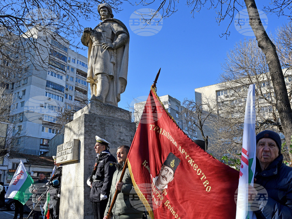 С военни почести Варна се поклони пред паметта на Петко войвода