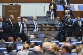 Парламент - извънредно заседание