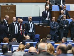 Парламент - извънредно заседание