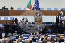 Парламент - извънредно заседание