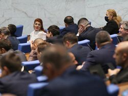 Парламент - извънредно заседание