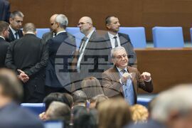 Парламент - извънредно заседание