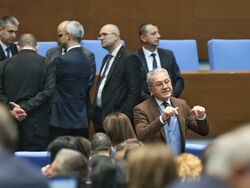 Парламент - извънредно заседание