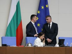 Парламент - извънредно заседание