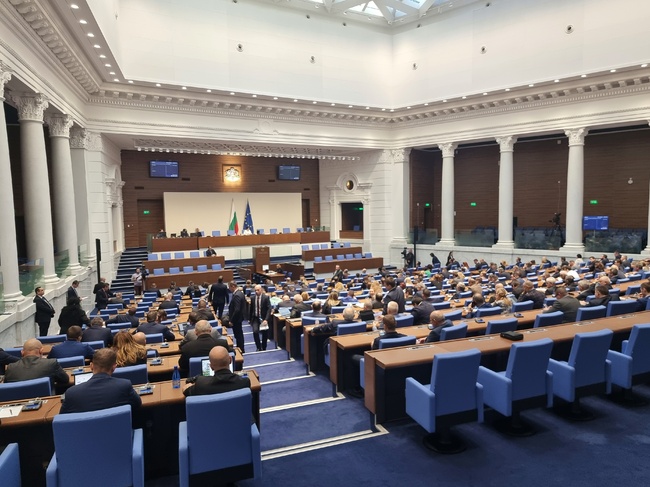 Депутатите подновиха заседанието си и започнаха с разглеждането на второ четене на Законопроекта за държавния бюджет за 2024 г.