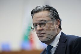 Парламент - извънредно заседание