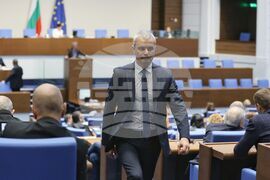 Парламент - извънредно заседание