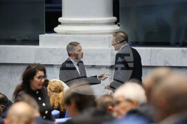 Парламент - извънредно заседание