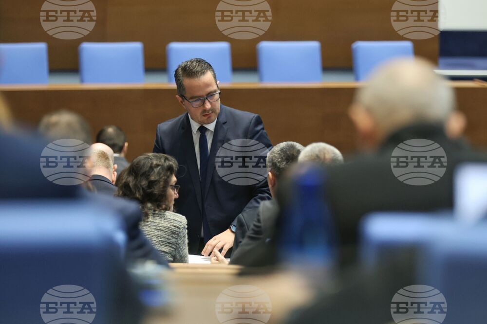 Парламент - извънредно заседание