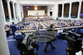 Парламент - извънредно заседание