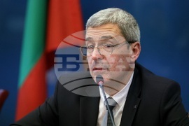 Министерството на здравеопазването - пресконференция - осигуряване на въздушни превози