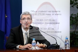 Министерството на здравеопазването - пресконференция - осигуряване на въздушни превози