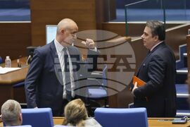 Парламент - извънредно заседание