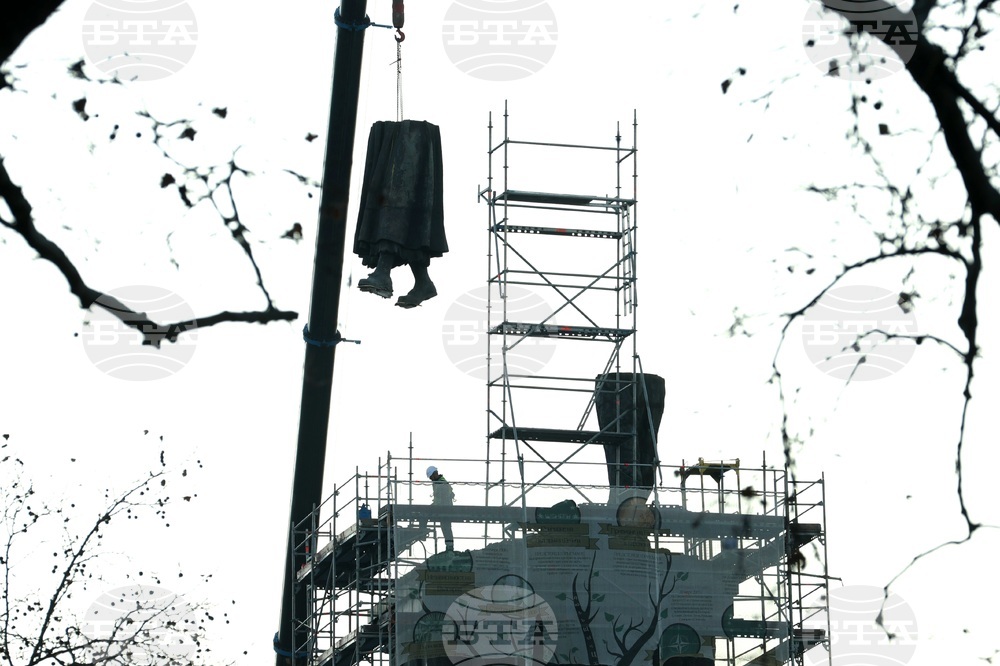 Паметник на съветската армия - демонтаж