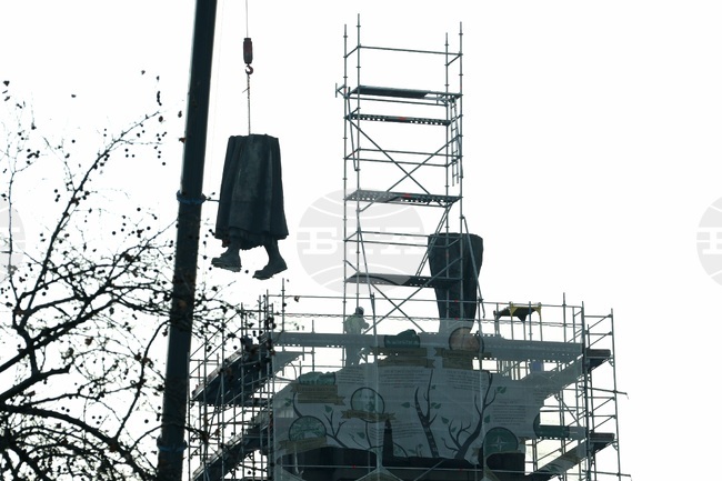 Паметник на съветската армия - демонтаж