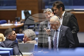 Парламент - извънредно заседание