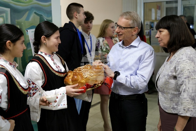 СУ „Акад. Никола Обрешков“ - министри - посещение