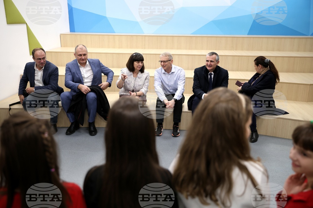 СУ „Акад. Никола Обрешков“ - министри - посещение