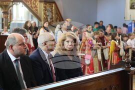 Румъния - Илияна Йотова - Винга - църква „Св. Троица“ - литургия