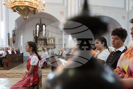Румъния - Винга - църква „Св. Троица“ - литургия