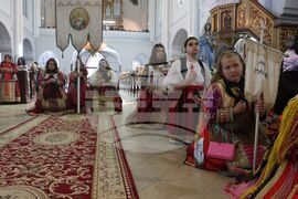 Румъния - Винга - църква „Св. Троица“ - литургия 