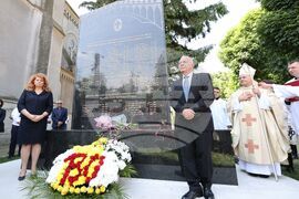 Румъния - Илияна Йотова - Винга - църква „Св. Троица“ - паметник