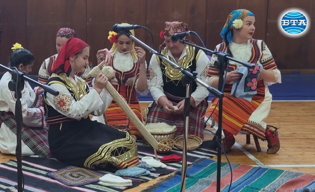 Над 250 самодейци от три общини в област Търговище участват в регионалния етап от Националния събор на народното творчество в Копривщица