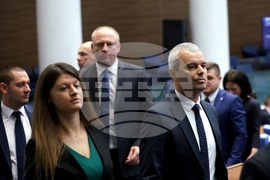 Парламент - извънредно заседание