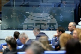 Парламент - извънредно заседание