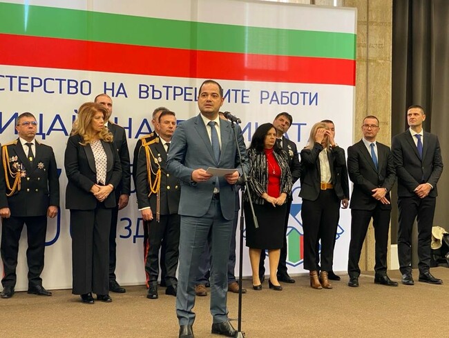 Вътрешният министър връчи наградата „Полицай на годината“ на главен инспектор Марио Георгиев; Колективната награда бе присъдена на отдел „Противодействие на криминалната престъпност“-СДВР