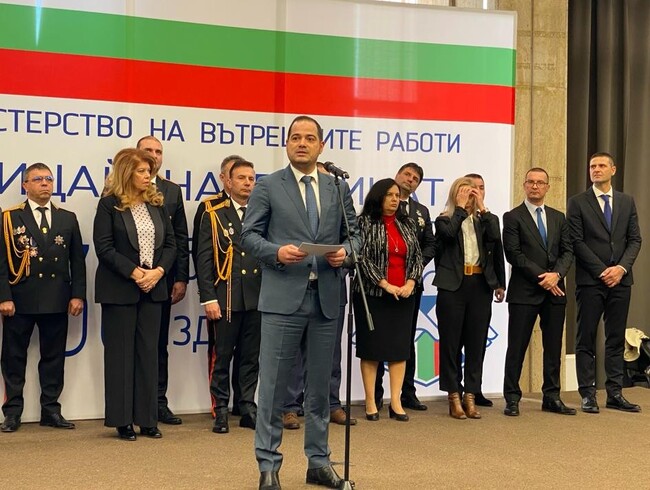Вътрешният министър връчи наградата „Полицай на годината“ на главен инспектор Марио Георгиев; Колективната награда бе присъдена на отдел „Противодействие на криминалната престъпност“-СДВР