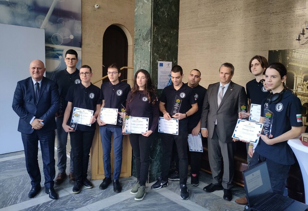 МОН: България ще бъде домакин на първата олимпиада по изкуствен интелект