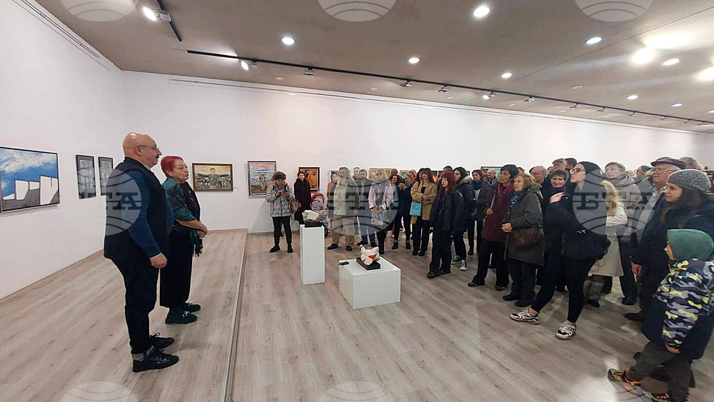 Плевен - художници - коледна изложба