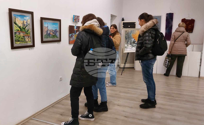 Плевен - художници - коледна изложба