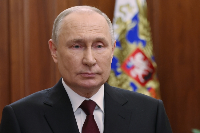 Руският президент Путин осъди "тероризма във всичките му форми" след нападението с над 100 жертви в Иран
