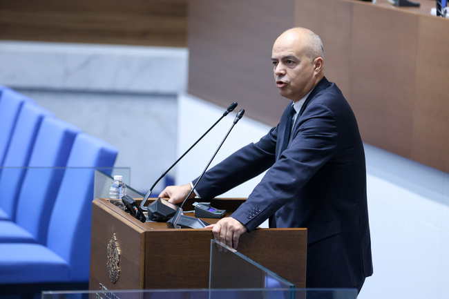 Депутатите отхвърлиха предложението на левицата за отпускане на два милиона лева за възстановяване на Паметника на Съветската армия