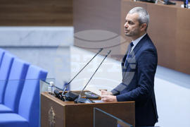 Парламент - заседание - Костадин Костадинов